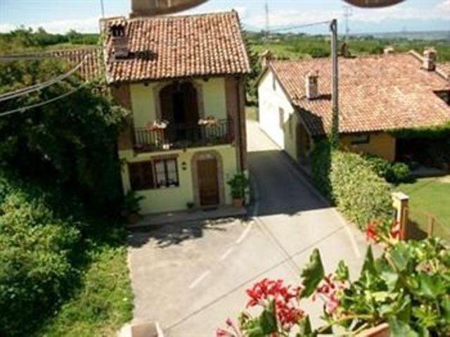Tra... Monti E Vigne Bed & Breakfast La Morra Exterior foto