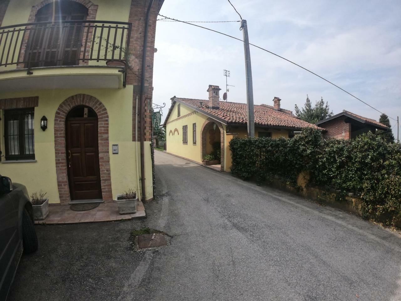 Tra... Monti E Vigne Bed & Breakfast La Morra Exterior foto