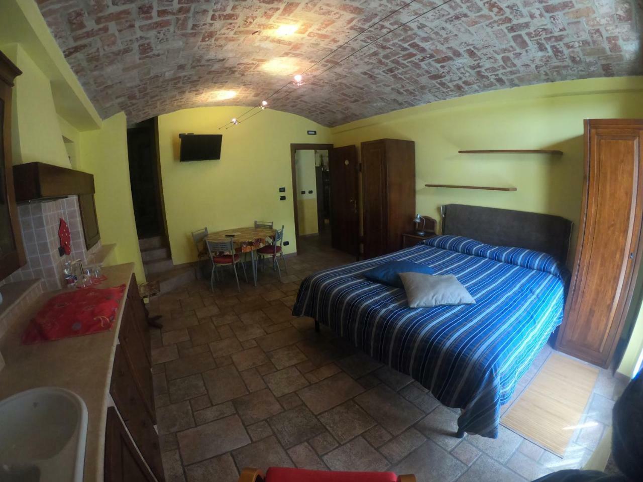 Tra... Monti E Vigne Bed & Breakfast La Morra Exterior foto