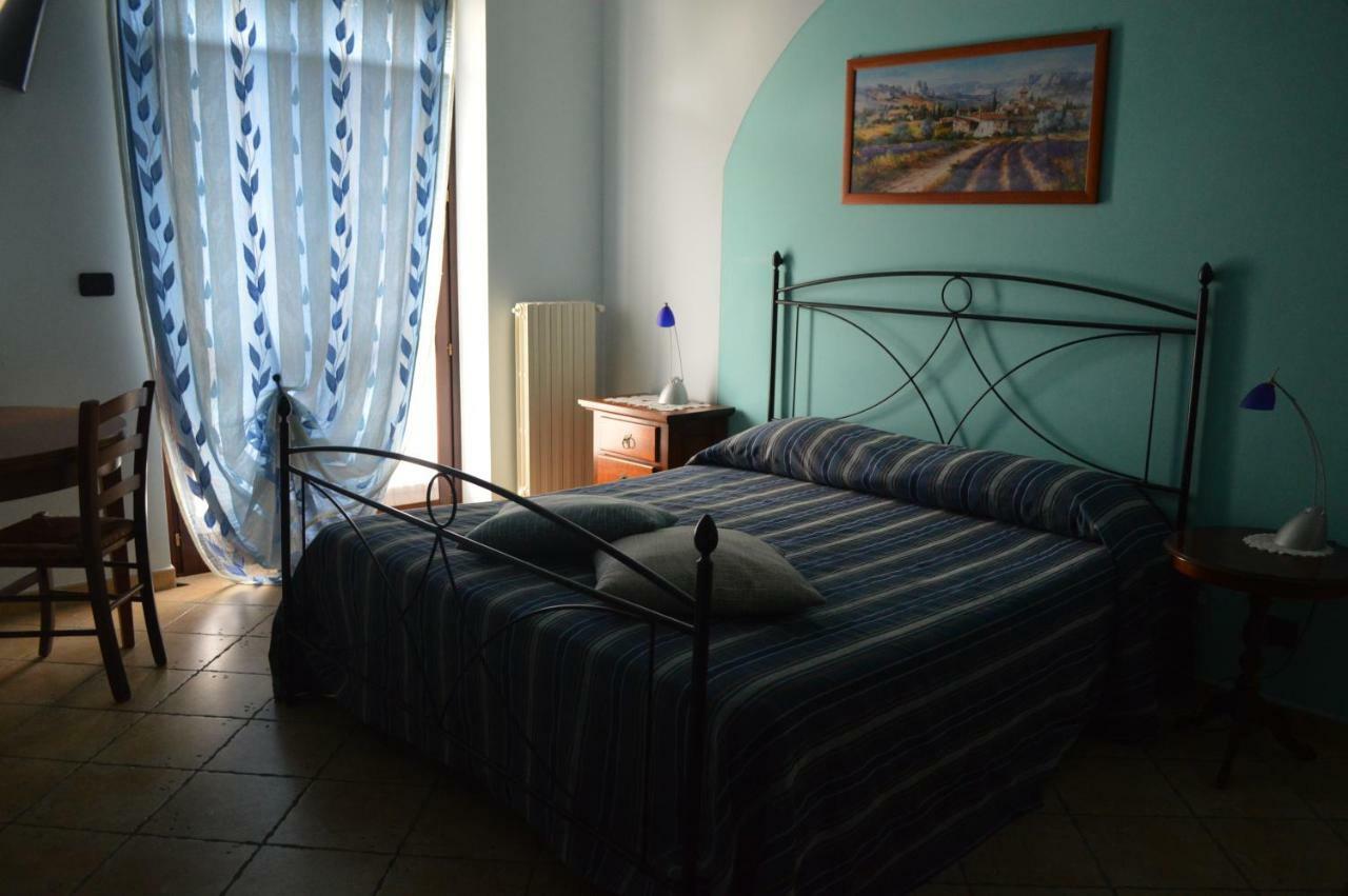 Tra... Monti E Vigne Bed & Breakfast La Morra Exterior foto